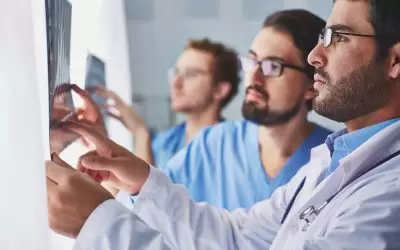 ¡La Universidad El Bosque abrió inscripciones para sus especialidades médicas! Te contamos los detalles de este proceso de admisión